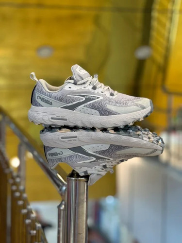 کتونی بروکس کاسکادیا ۱۸ مستر کوالیتی ۲۰۲۶|سایز بندی ۴۰ تا ۴۵| brooks cascadia 18