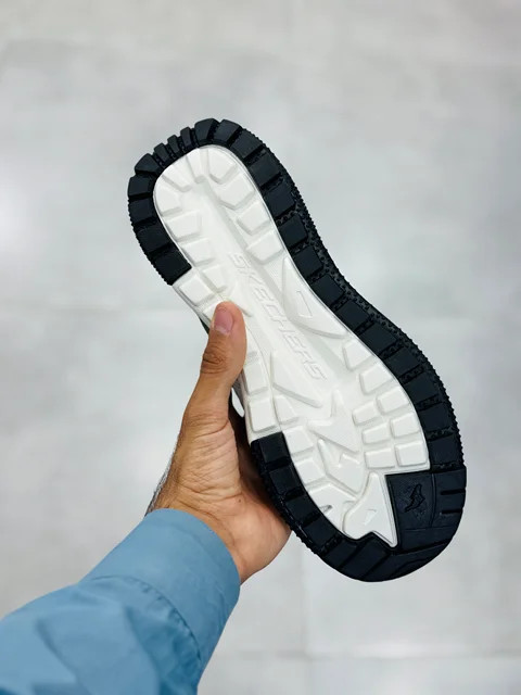 کتونی اسکیچرز slip.ins مستر کوالیتی ویتنام/سایز بندی ۴۰ تا ۴۵/طراحی شیک و خاص/راحت و حرفه ای با زیره گوددیر /تک و عمده موجود Sketchers slip ins
