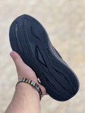 کتونی اسکیچرز sky مستر درجه۱/نرم و راحت طبی/مخصوص رانینگ/سایز۴۰تا۴۵/تک و عمده موجود Skeachers sky